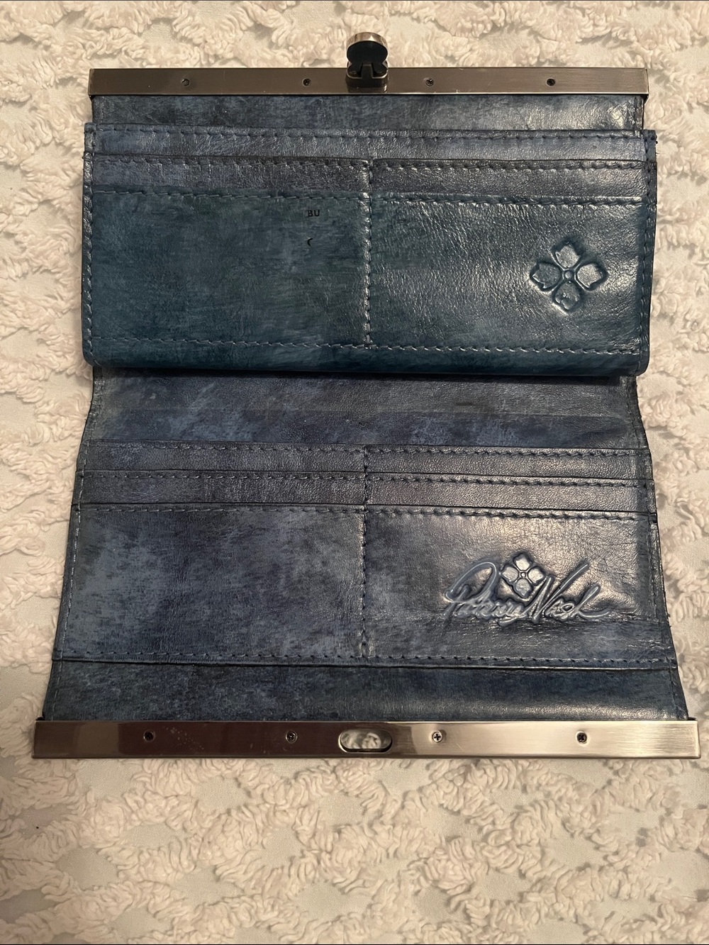 Embossed Floral Leather Clutch Wallet - Blue Patrica NASH - Picture 5 of 6